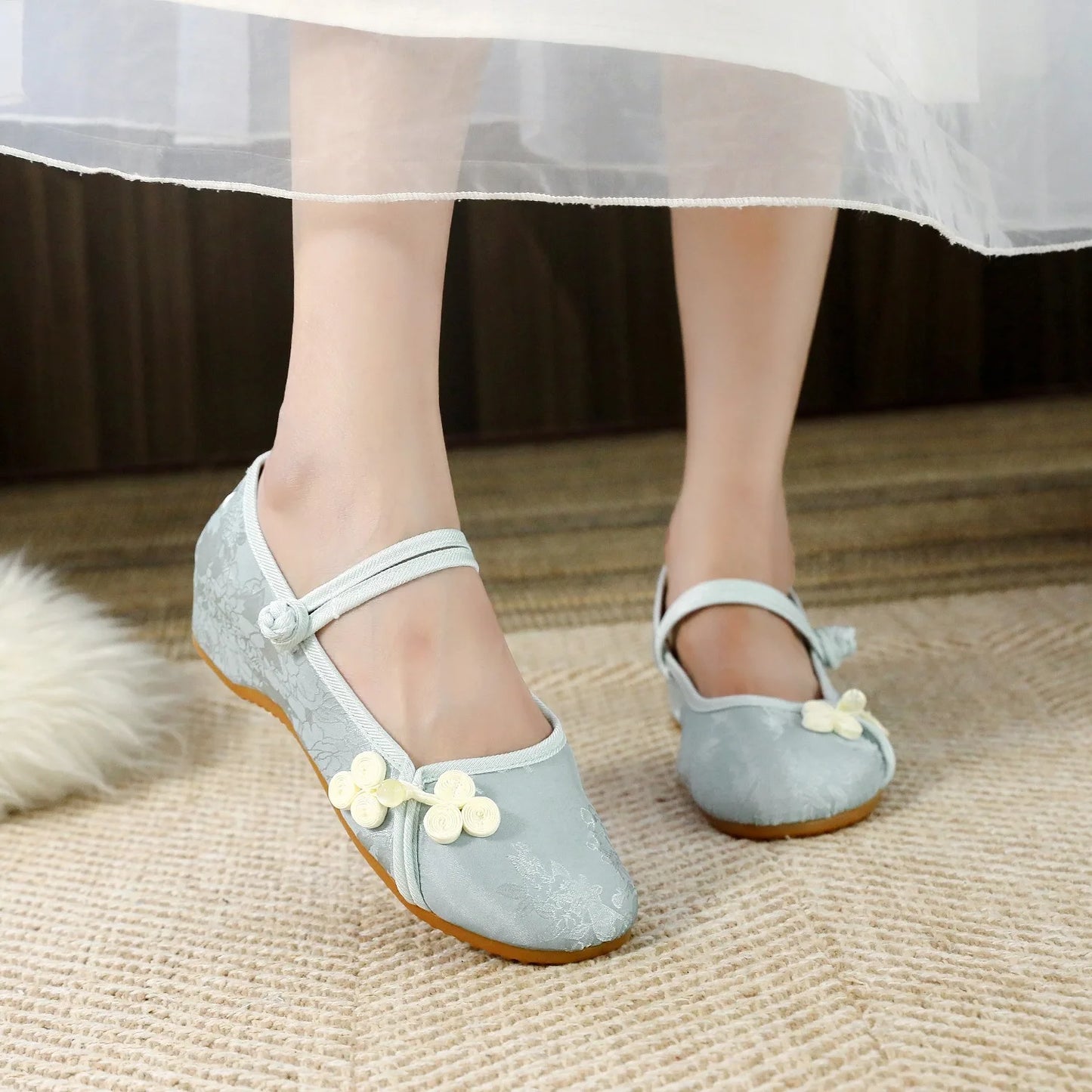 Embroidery Old Beijing Cloth Shoes Streetwear Embroidery Casual Vintage Cheongsam Autumn Sneakers Women Shoes Ethnic Style