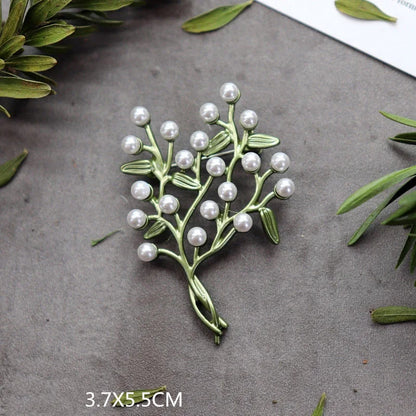 Creative Handmade Exquisite Green Plant Brooch Corsage Woman Retro Pearl Brooches Coat Accessories Jewelry