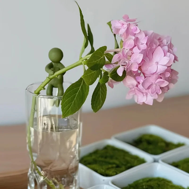 3 Colorful plant stand - The plastic flower stand features a unique design，Convenient for plant cultivation and flower storage，V