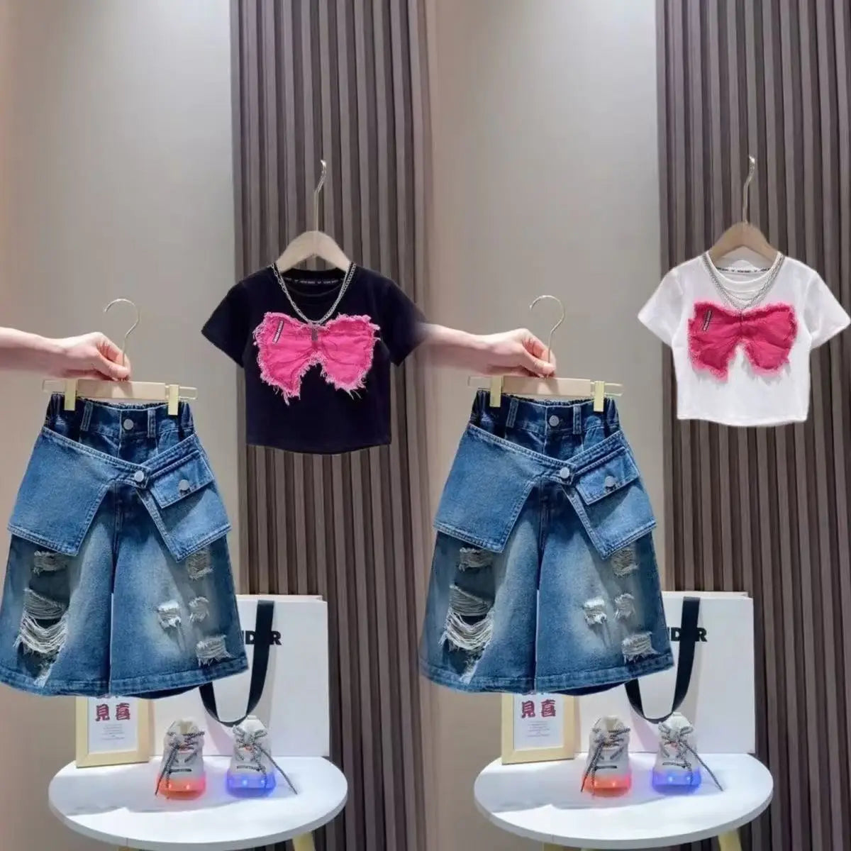 Girls' Set 2026New Mid sized Children's Short sleeved T-shirt Children's Fashionable Girls' Cowboy Five point Shorts 2 piece Set