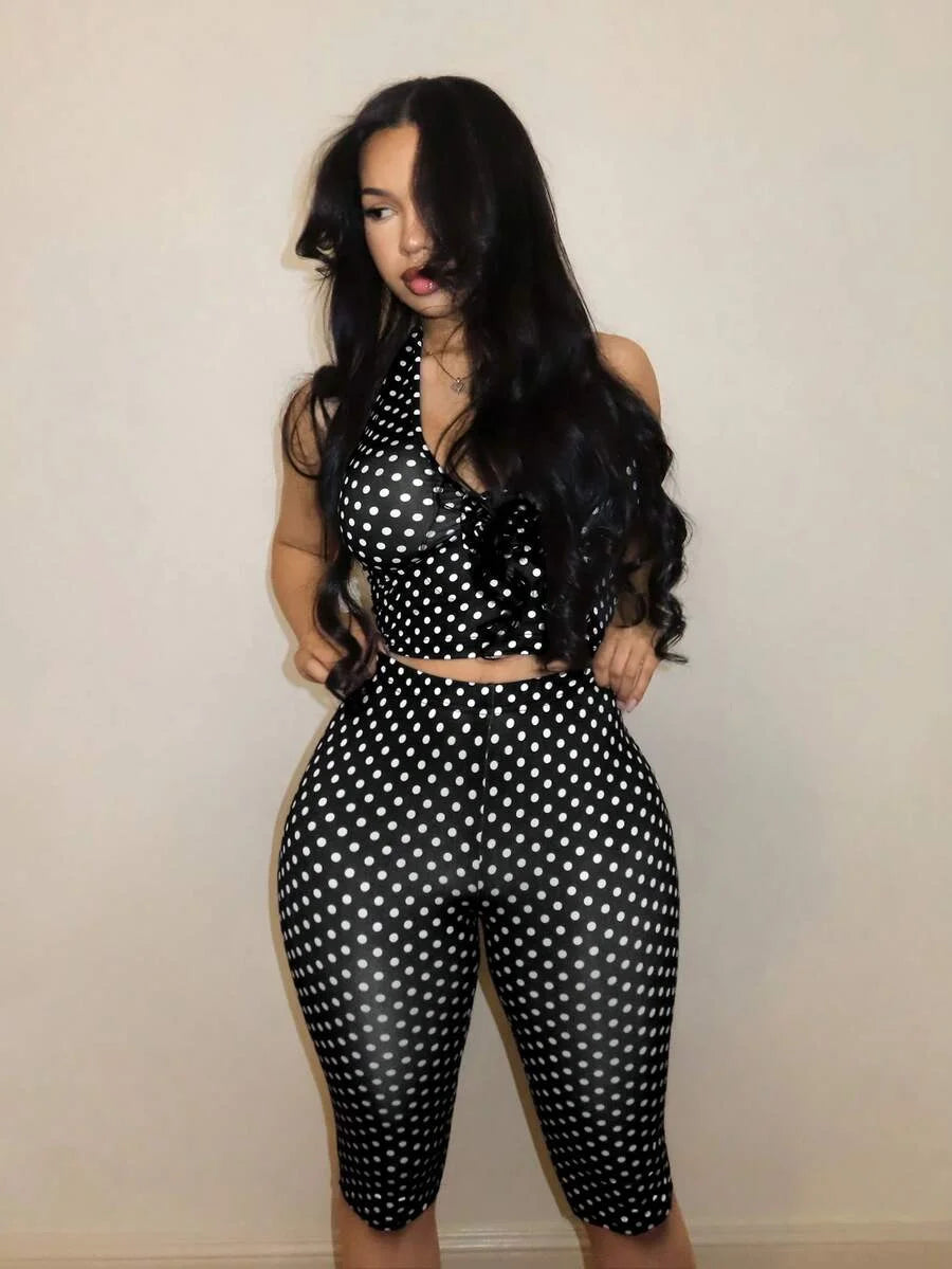 Millennial Hot Girl Polka Dot Slim-Fit Set: Halter Neck Backless Crop Top and Tight-Fitting Hip-Hugging Mid-Length Shorts That Accentuate the Figure, Two-Piece Set