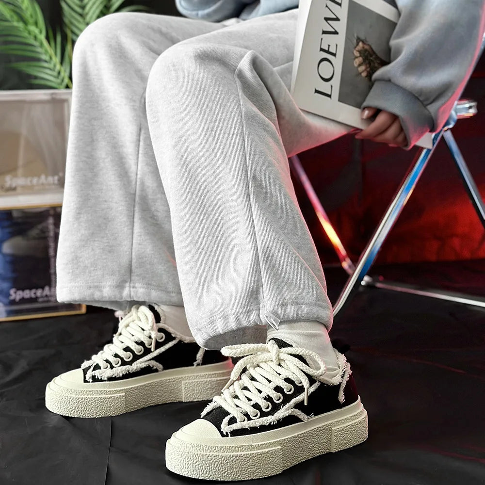 Fashion Women Casual Sneakers 2026 Summer Lightweight Casual Skate Women Shoes Big Size 42 Canvas Vulcanized Chaussures Femme