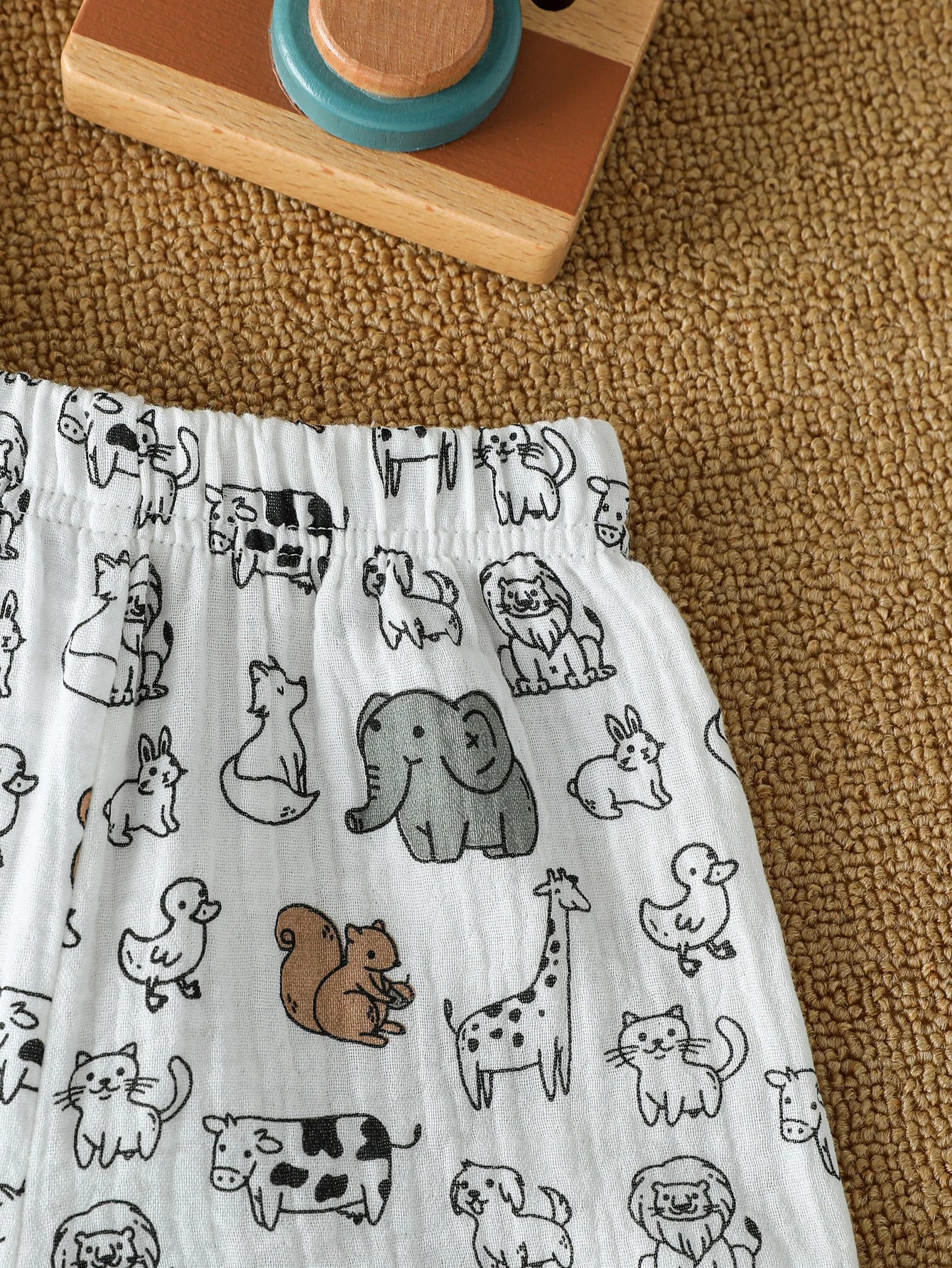 2025 New Summer Dinosaur Cartoon Printed Short-sleeved T-shirt and Shorts, Fashionable and Versatile Two-piece Set for Baby Boys