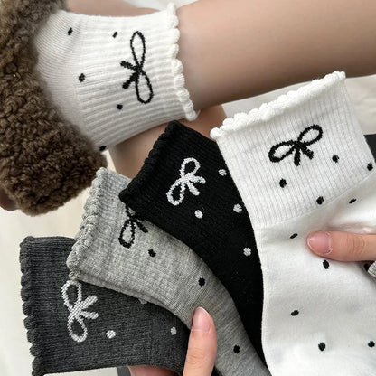 4Pairs Cute Dots Socks Cotton Harajuku Vintage Streetwear Crew Sock Japanese Kawaii Women Ruffle Dot Sock with Bow Girl's Gift