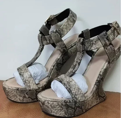 Strange Style Women Metal Color Woman Summer Platform Sandals Sexy Hoof Heel Ankel Buckle Strap Open Toe Shoes High Quality