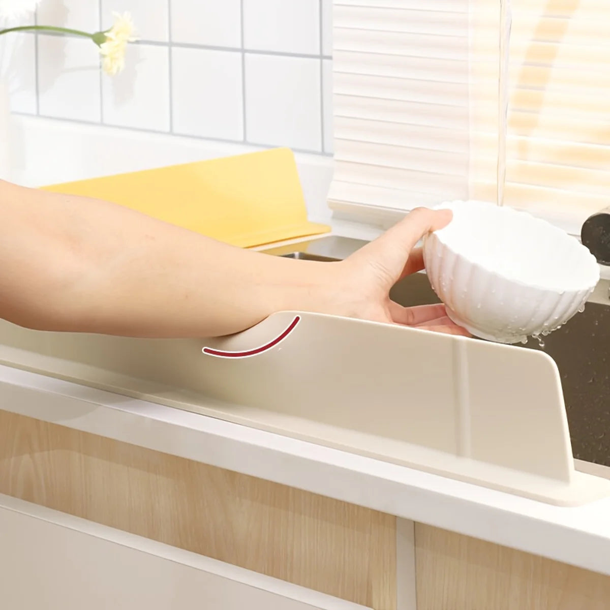 Sink Splash Guard, Suction Cup Water‑Blocking Baffle for Kitchen Countertop