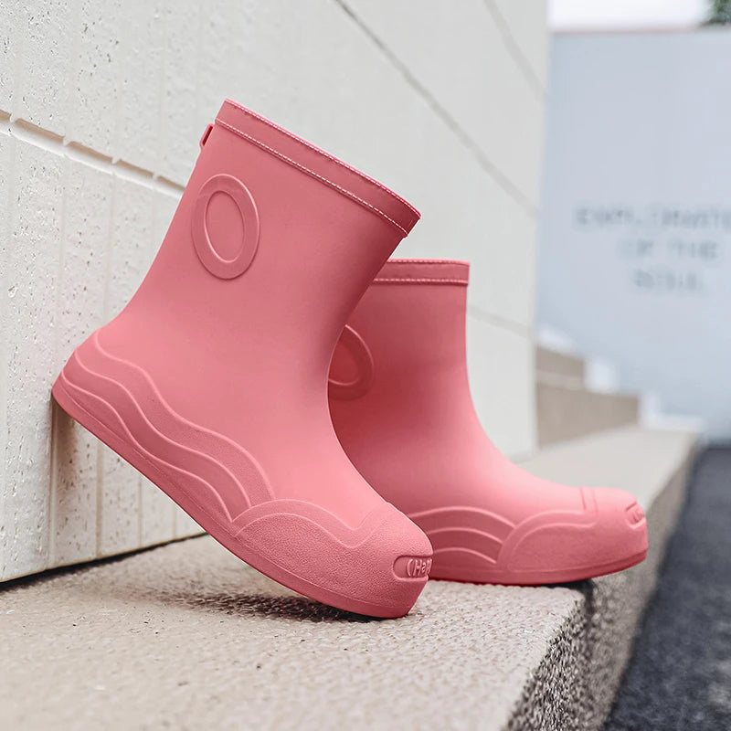 Lightweight rain boots for women, mid tube Japanese rain boots, anti slip, waterproof, wear-resistant thick soled rubber shoes,