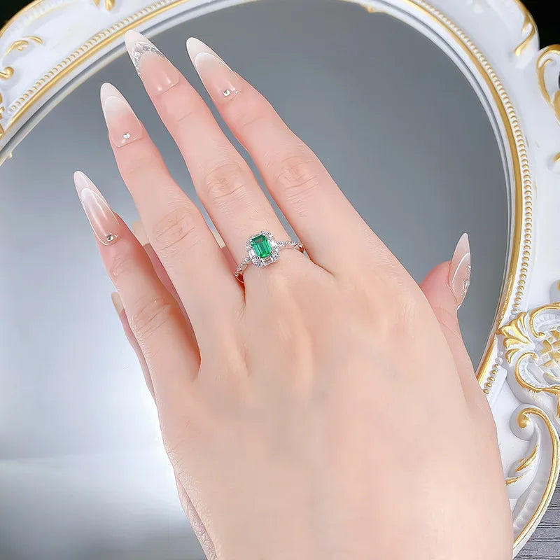 Luxury 18K white Solid Platinum PT950 certifid set with 4*6 imitation emerald ring for women, small, exquisite and versatile