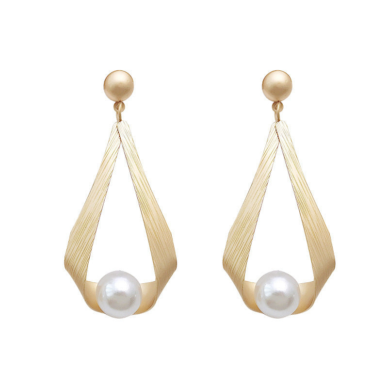 New Simple Pearl Personalized And Temperamental Long Style Eardrops