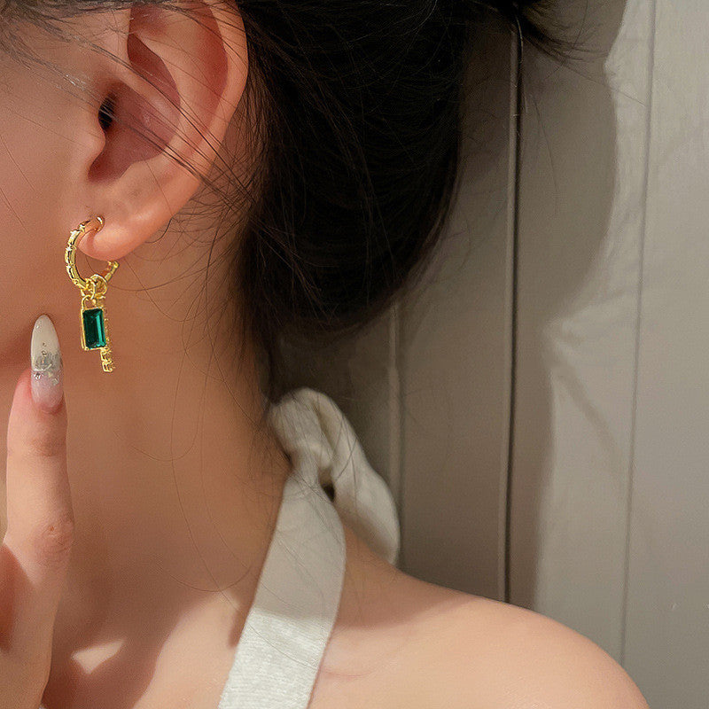 925 Silver Needle Personalized Design Diamond Green Zircon Earrings