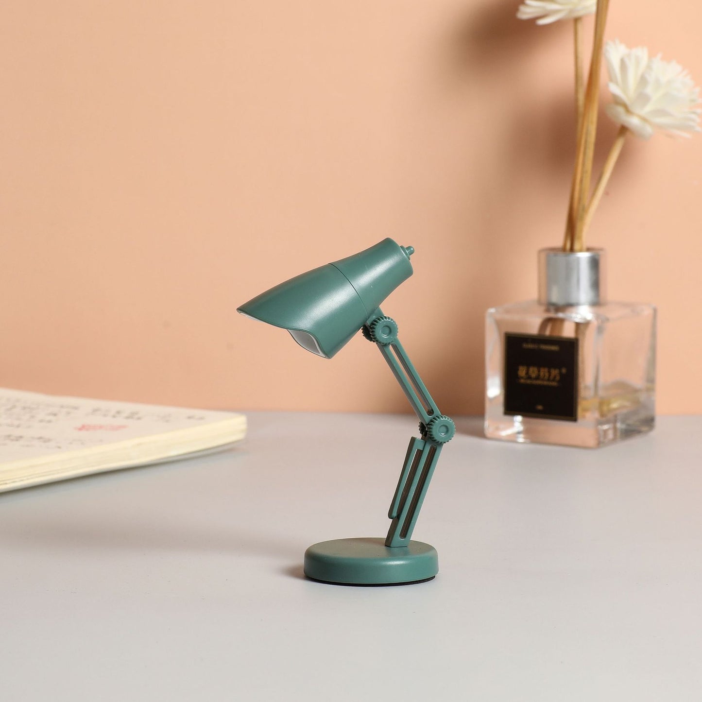 Small Night Light Magnetic Table Lamp With Eye Protection