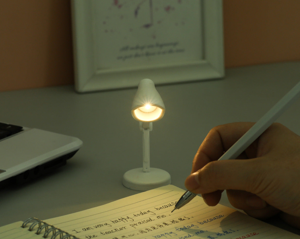 Small Night Light Magnetic Table Lamp With Eye Protection