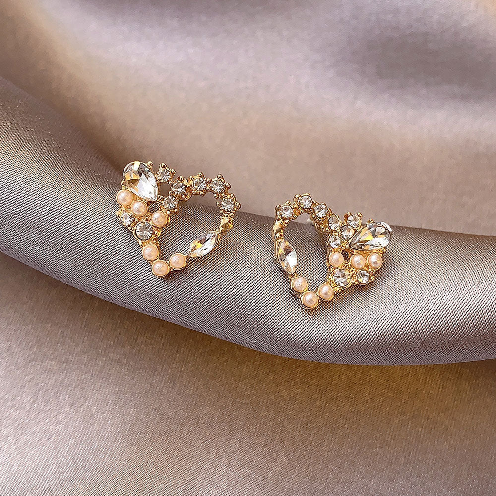 Personalized Simple High-end Earrings Sweet Heart-shaped Earrings